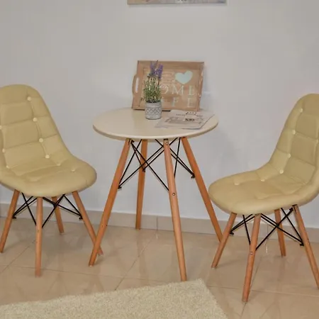 Royal Lmc Apartament *
