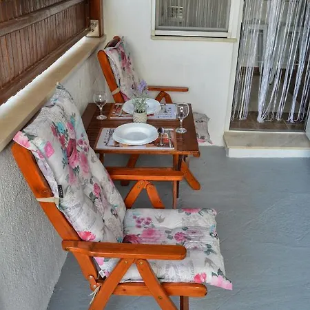 Royal Lmc Apartman Biograd na Moru