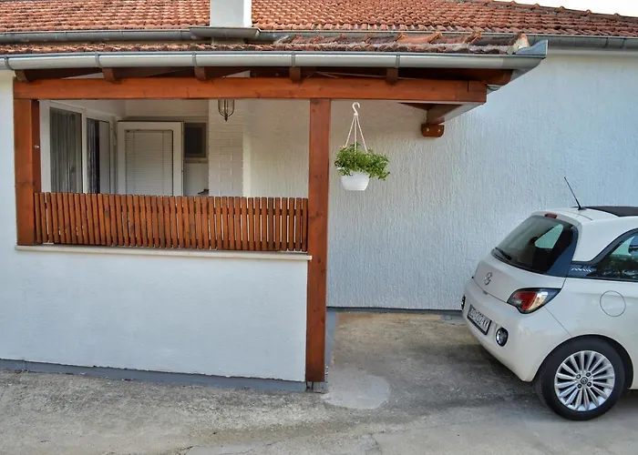 Royal Lmc דירה ביוגראד נה מורו