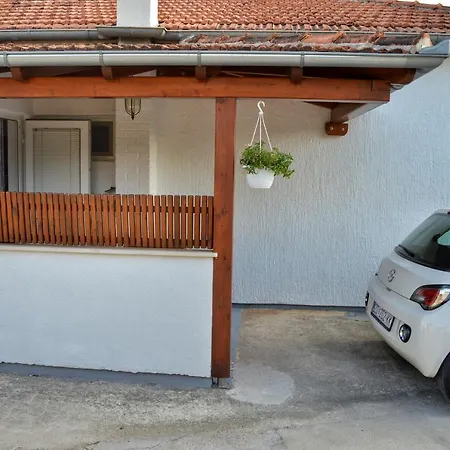 Royal Lmc Apartman Biograd na Moru