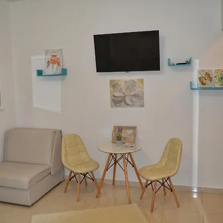 アパート Royal Lmc ビオグラード・ナ・モル