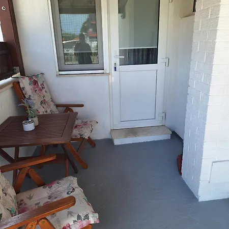 アパート Royal Lmc ビオグラード・ナ・モル