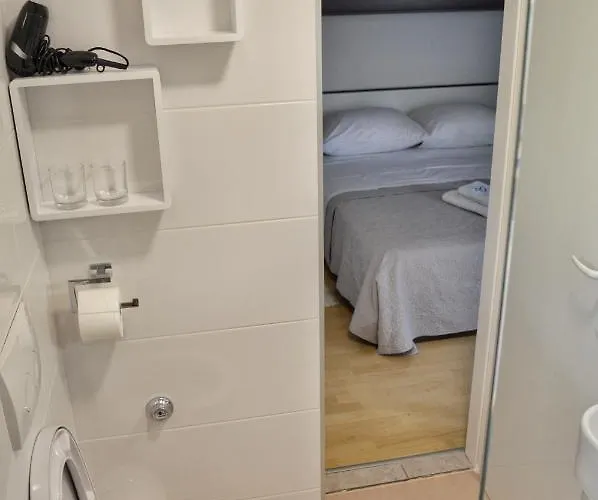 Royal Lmc * Биоград-на-Мору